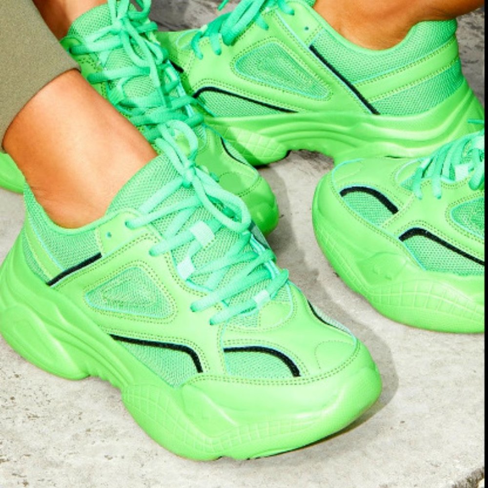 Sneakers green reflective Pretty Little Things